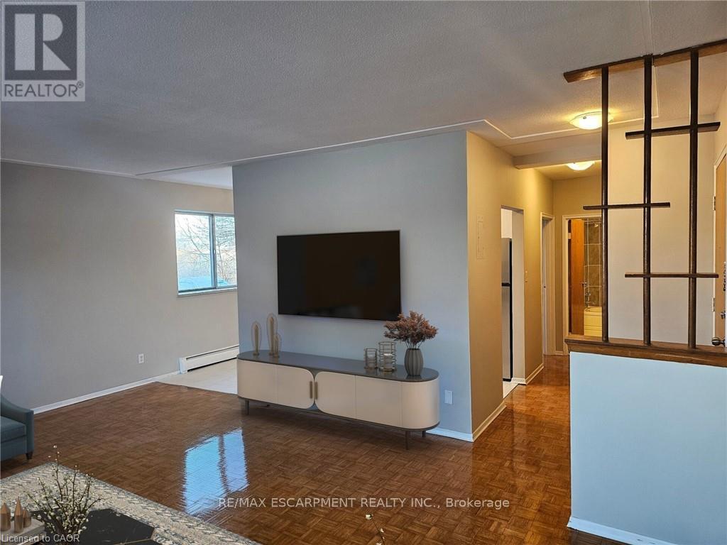 B2 - 2205 King Street E, Hamilton, Ontario  L8K 1W9 - Photo 2 - X13017388