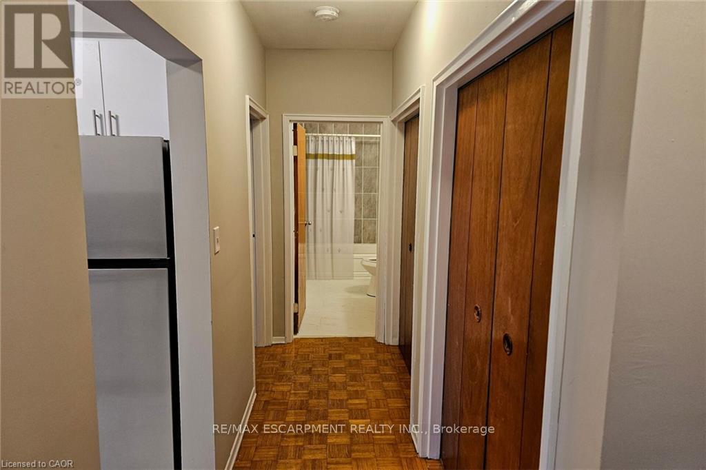 B2 - 2205 King Street E, Hamilton, Ontario  L8K 1W9 - Photo 5 - X13017388