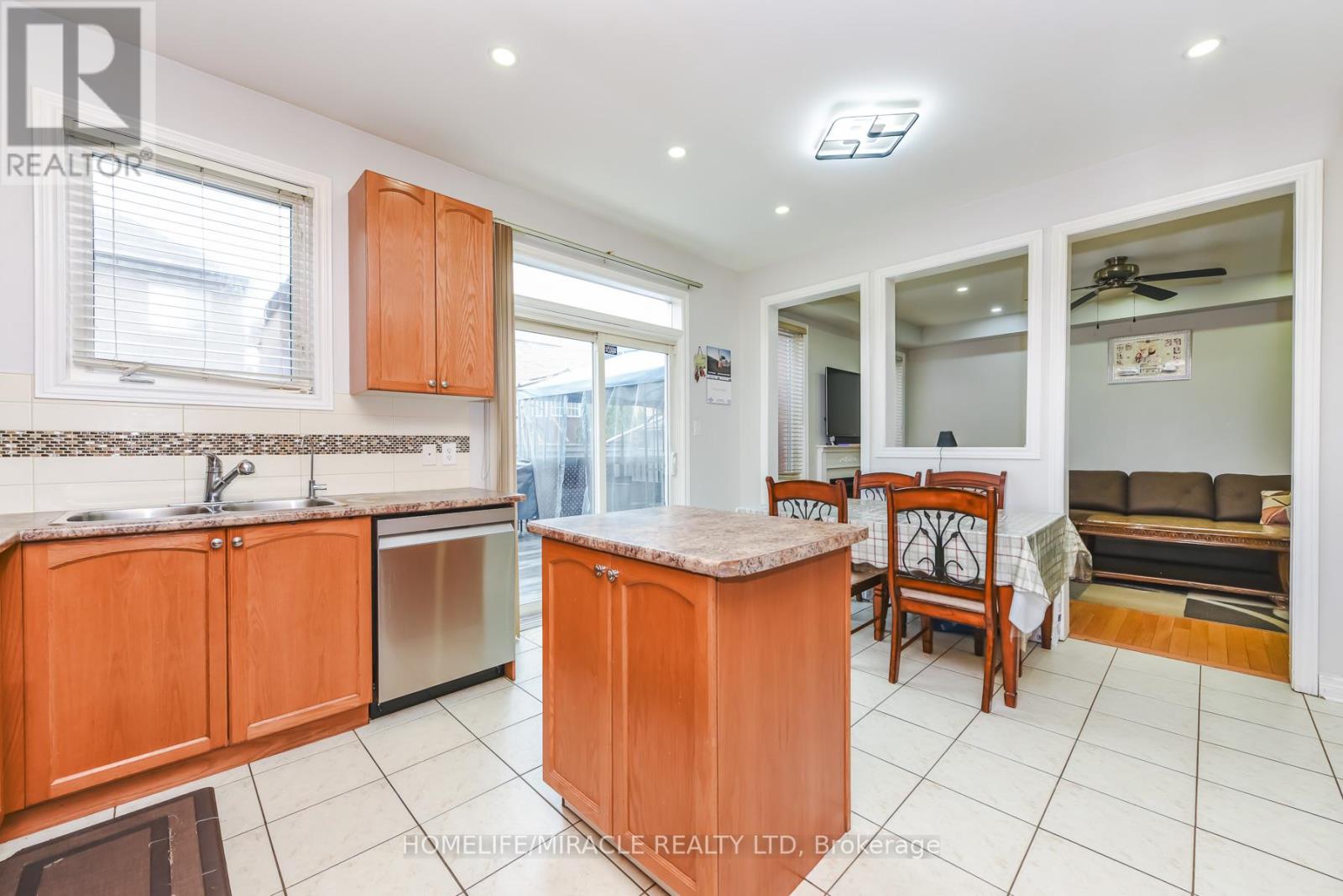 20 Gamson Crescent, Brampton, Ontario  L6R 0V8 - Photo 15 - W13011394