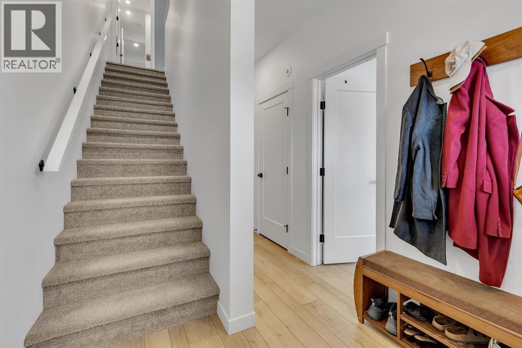 171 Greenbriar Place Nw, Calgary, Alberta  T3B 6J3 - Photo 9 - A2299960