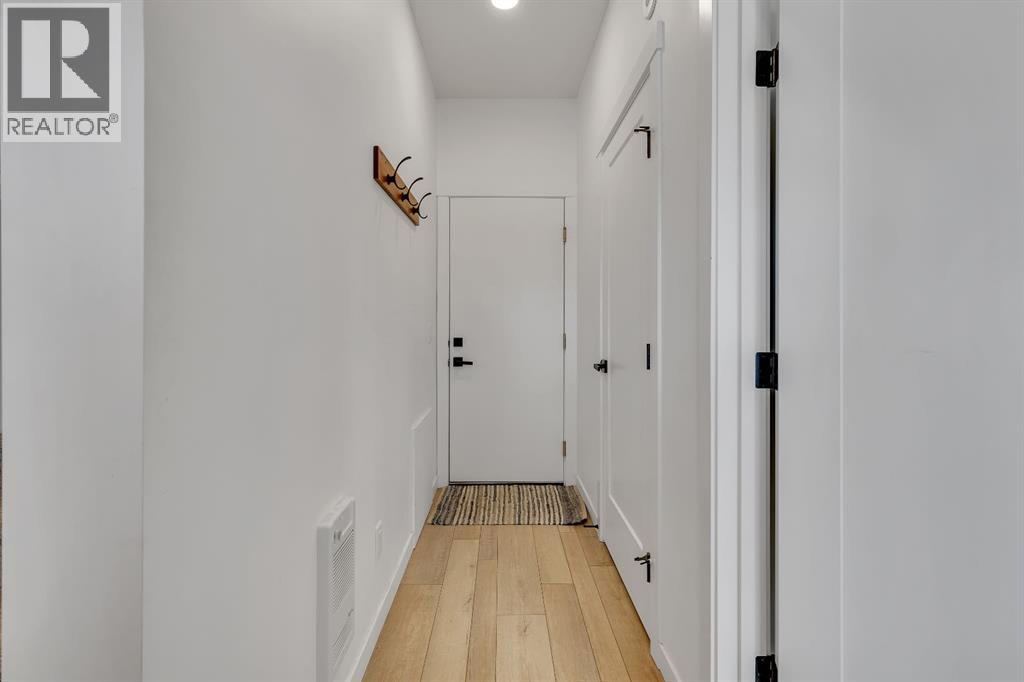 171 Greenbriar Place Nw, Calgary, Alberta  T3B 6J3 - Photo 10 - A2299960