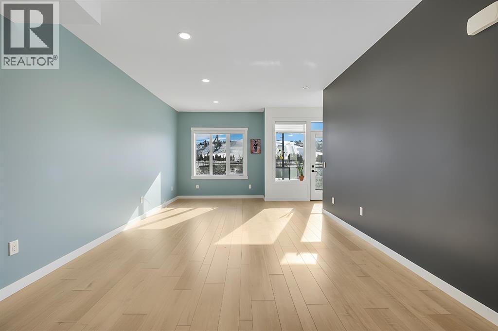 171 Greenbriar Place Nw, Calgary, Alberta  T3B 6J3 - Photo 5 - A2299960