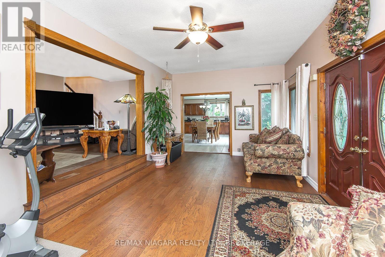 140 Lakeshore Road, Fort Erie, Ontario  L2A 1B2 - Photo 13 - X11995455