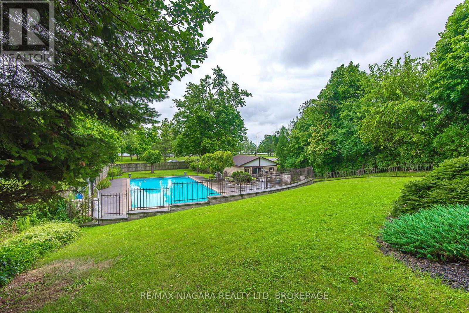 140 Lakeshore Road, Fort Erie, Ontario  L2A 1B2 - Photo 15 - X11995455