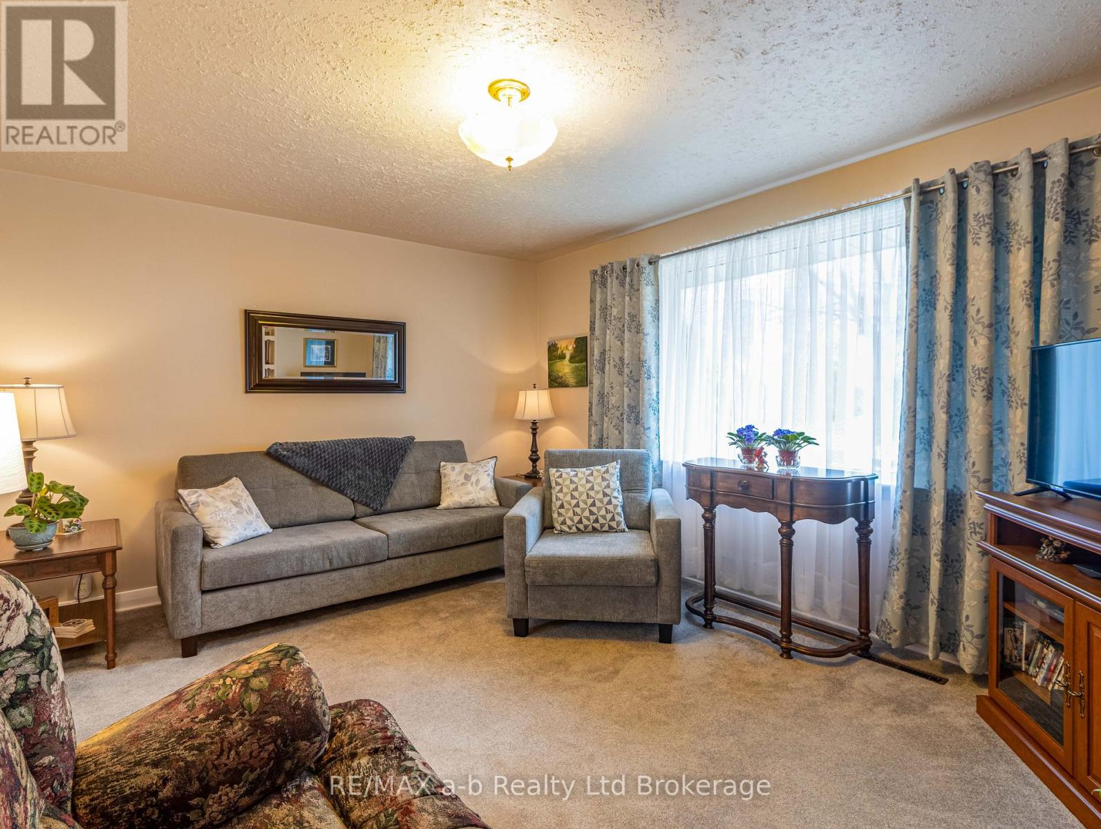 219 Bowerhill Road, Woodstock, Ontario  N4S 2N5 - Photo 11 - X12961102