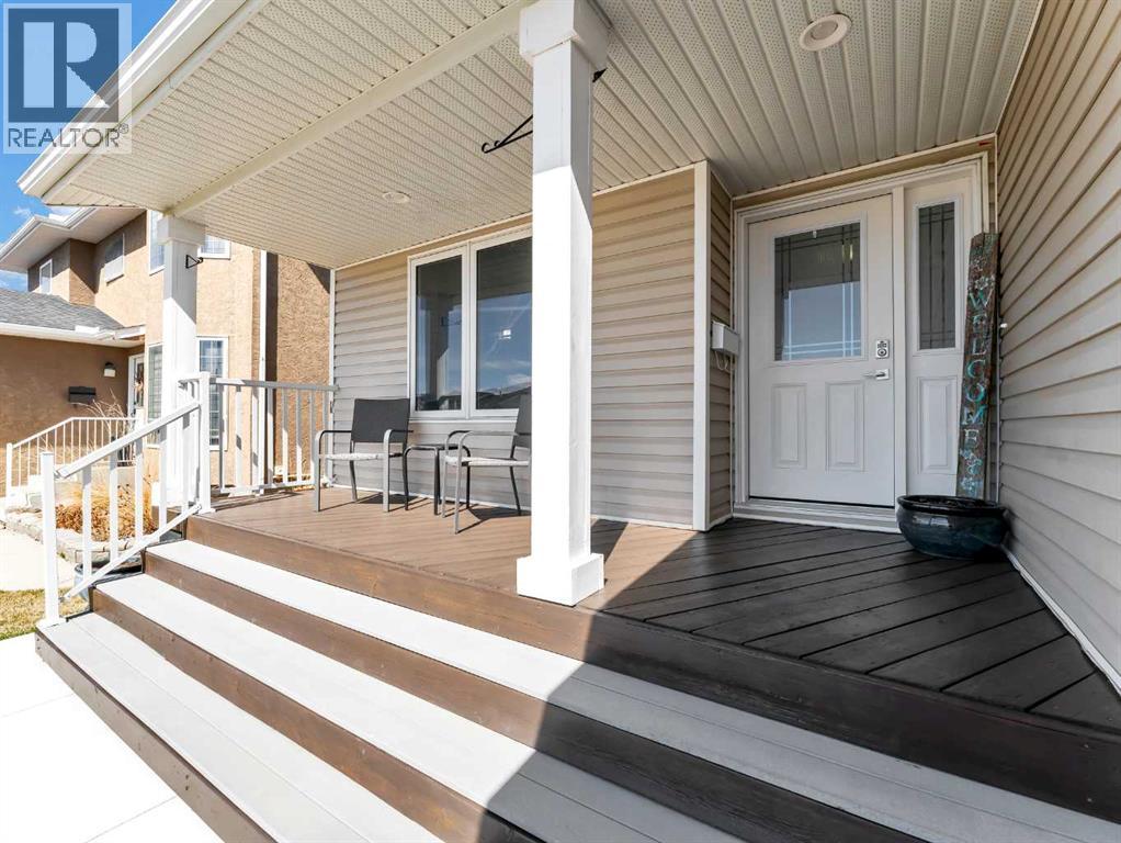 32 Spruce Close Se, Medicine Hat, Alberta  T1A 7E4 - Photo 2 - A2298951