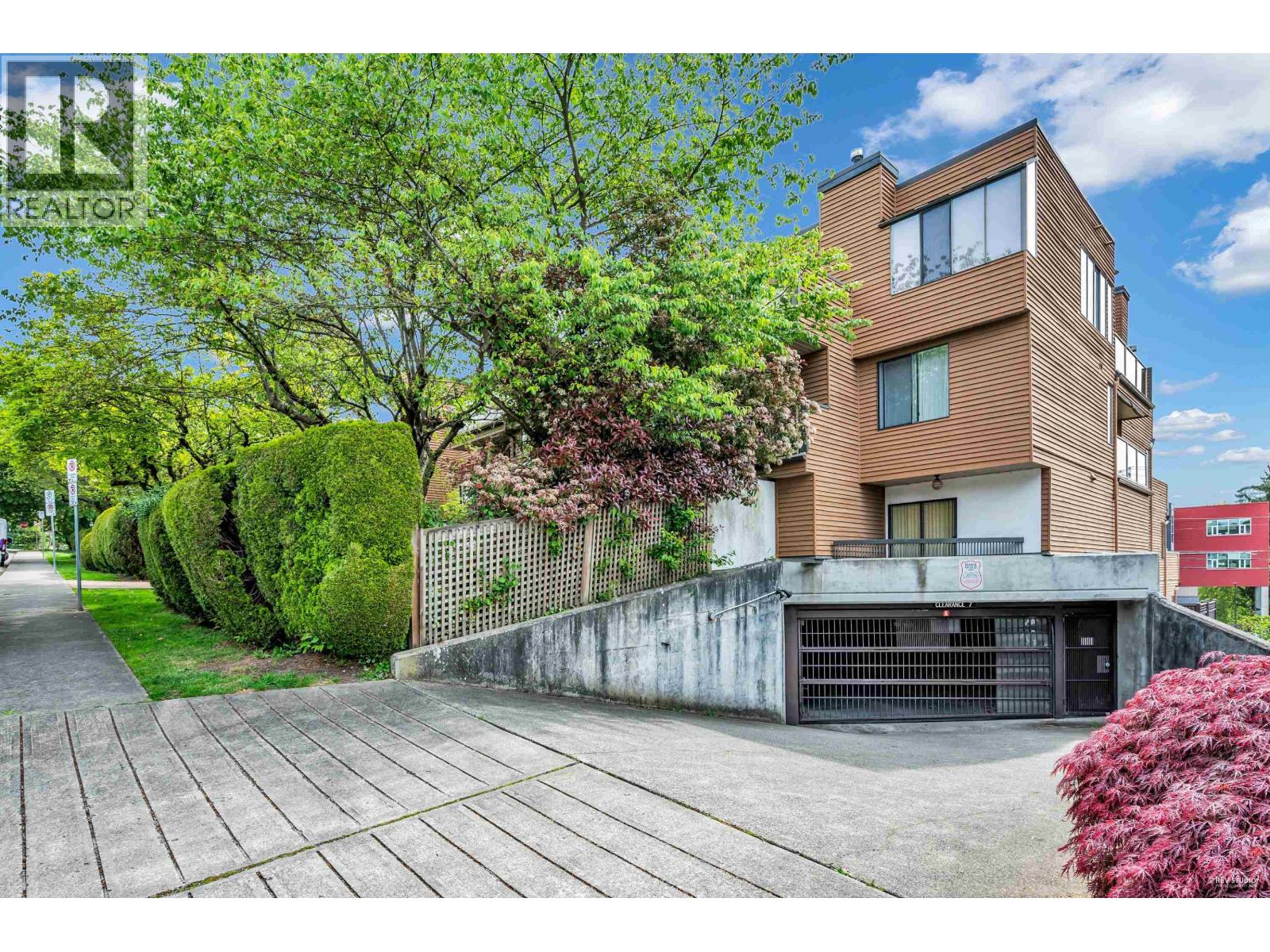 108 812 MILTON STREET, New Westminster, British Columbia