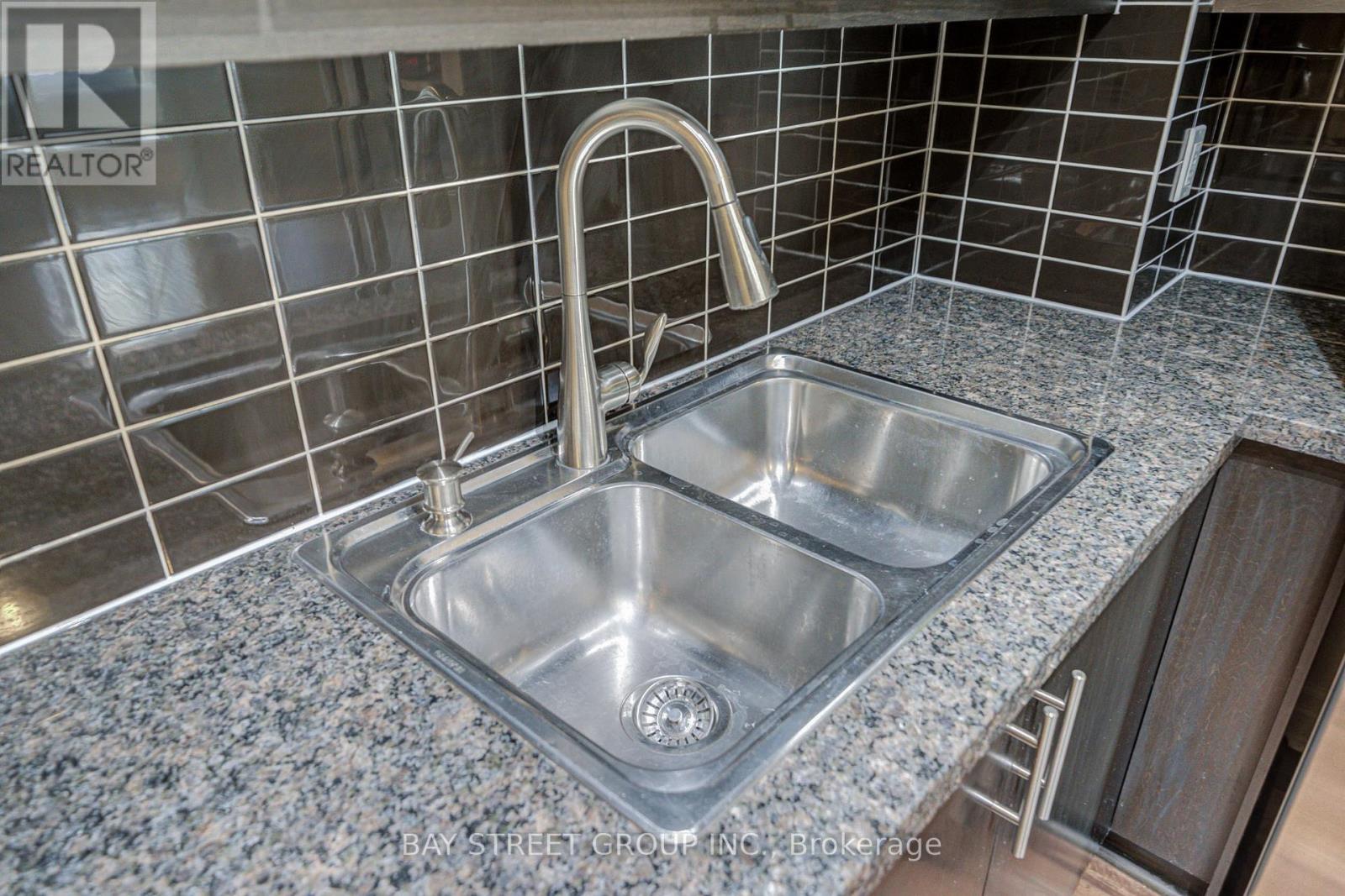 1604 - 35 Balmuto Street, Toronto, Ontario  M4Y 0A3 - Photo 15 - C13017434