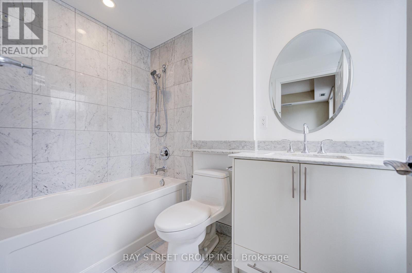1604 - 35 Balmuto Street, Toronto, Ontario  M4Y 0A3 - Photo 30 - C13017434