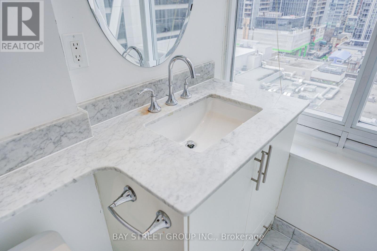 1604 - 35 Balmuto Street, Toronto, Ontario  M4Y 0A3 - Photo 32 - C13017434
