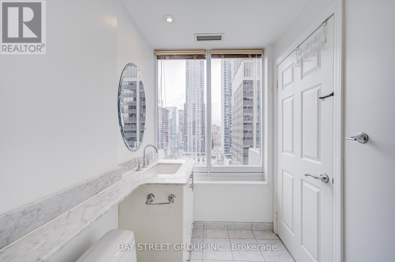 1604 - 35 Balmuto Street, Toronto, Ontario  M4Y 0A3 - Photo 33 - C13017434