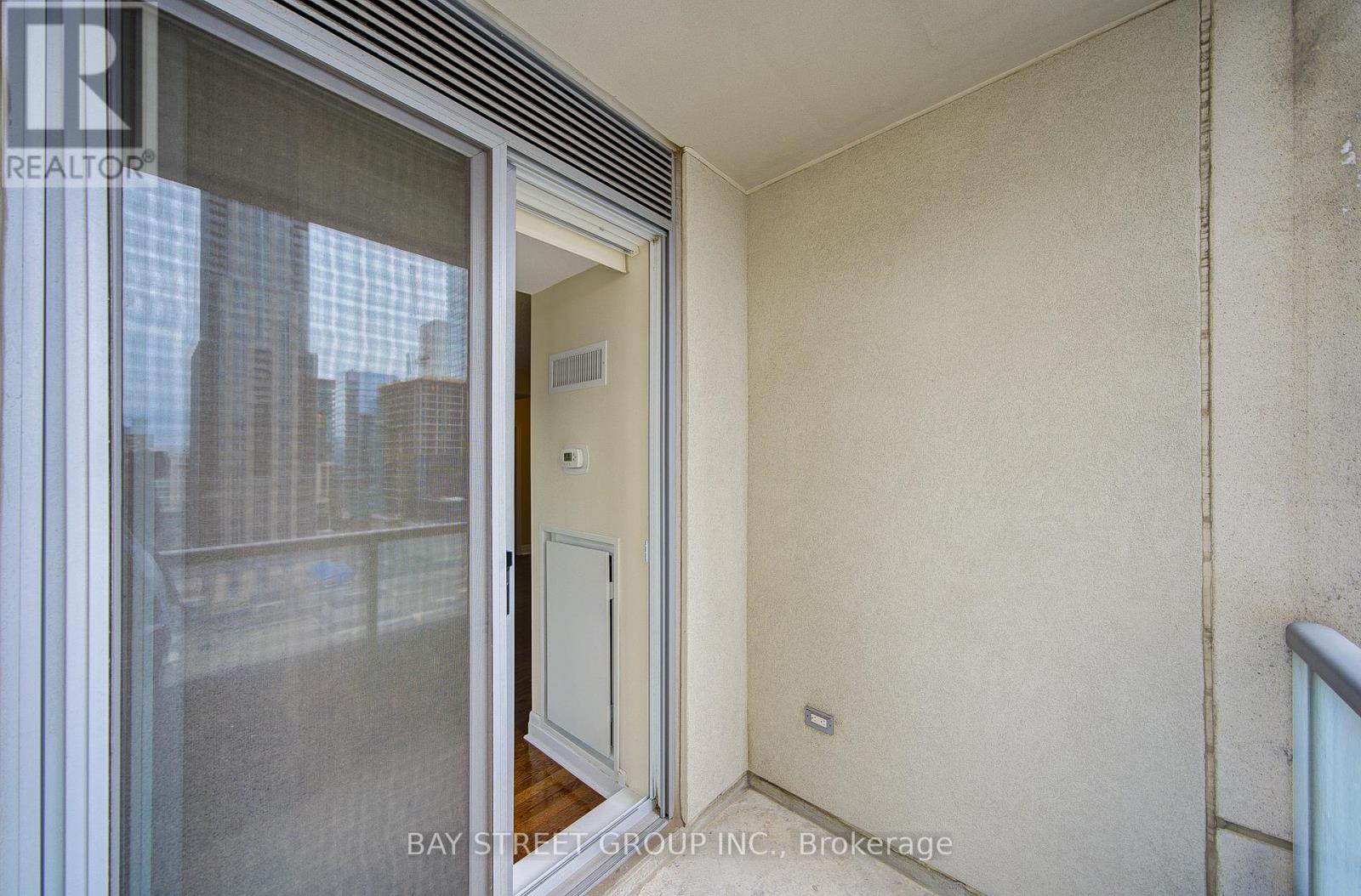 1604 - 35 Balmuto Street, Toronto, Ontario  M4Y 0A3 - Photo 36 - C13017434