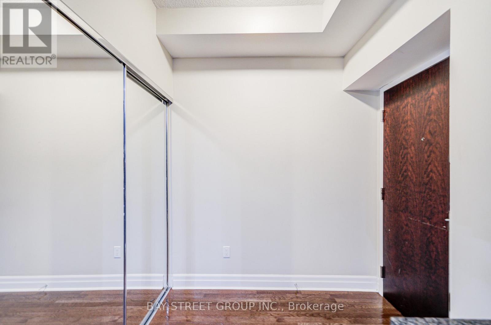 1604 - 35 Balmuto Street, Toronto, Ontario  M4Y 0A3 - Photo 8 - C13017434