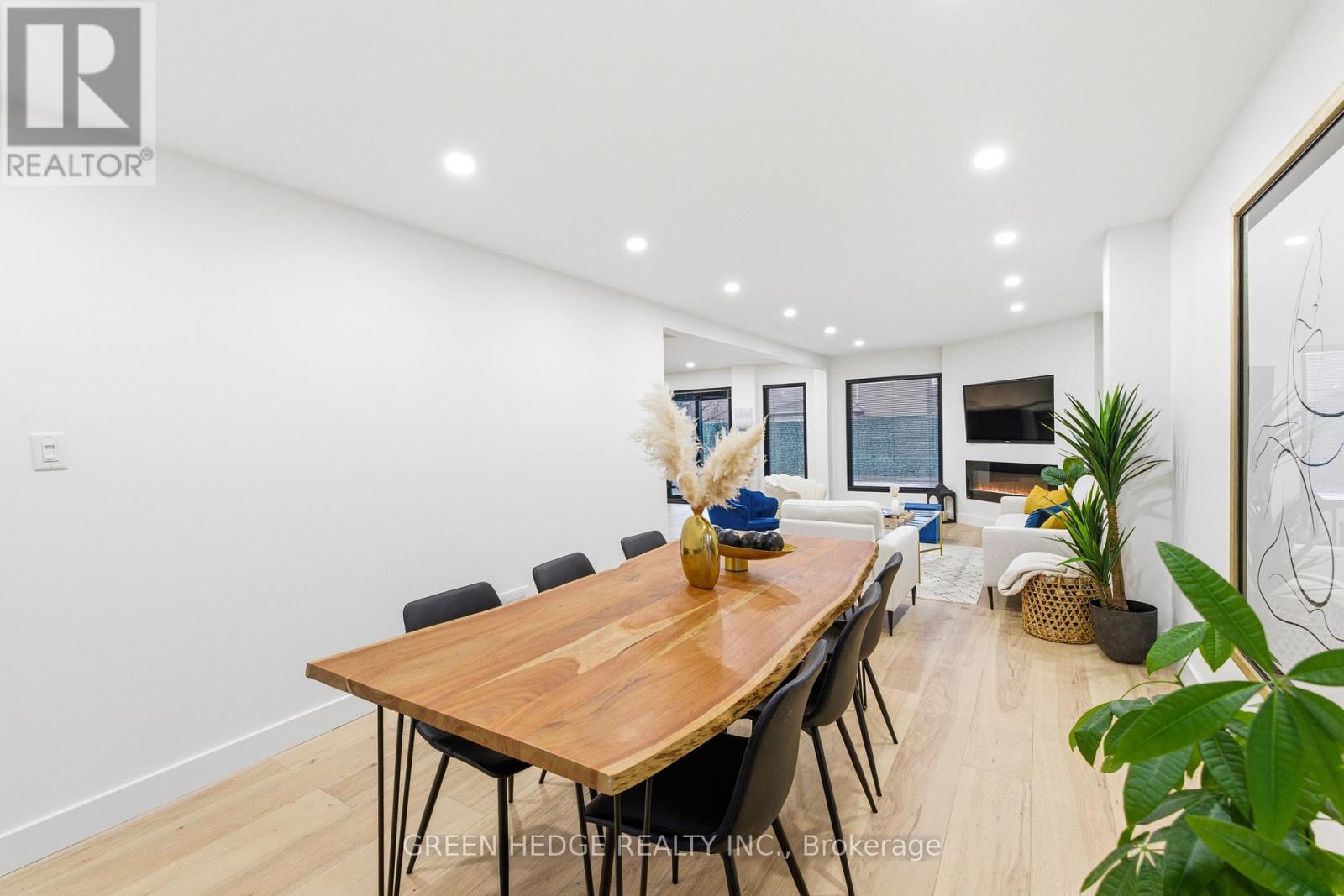 33 Dagwell Crescent, Ajax, Ontario  L1T 3M8 - Photo 16 - E13017436