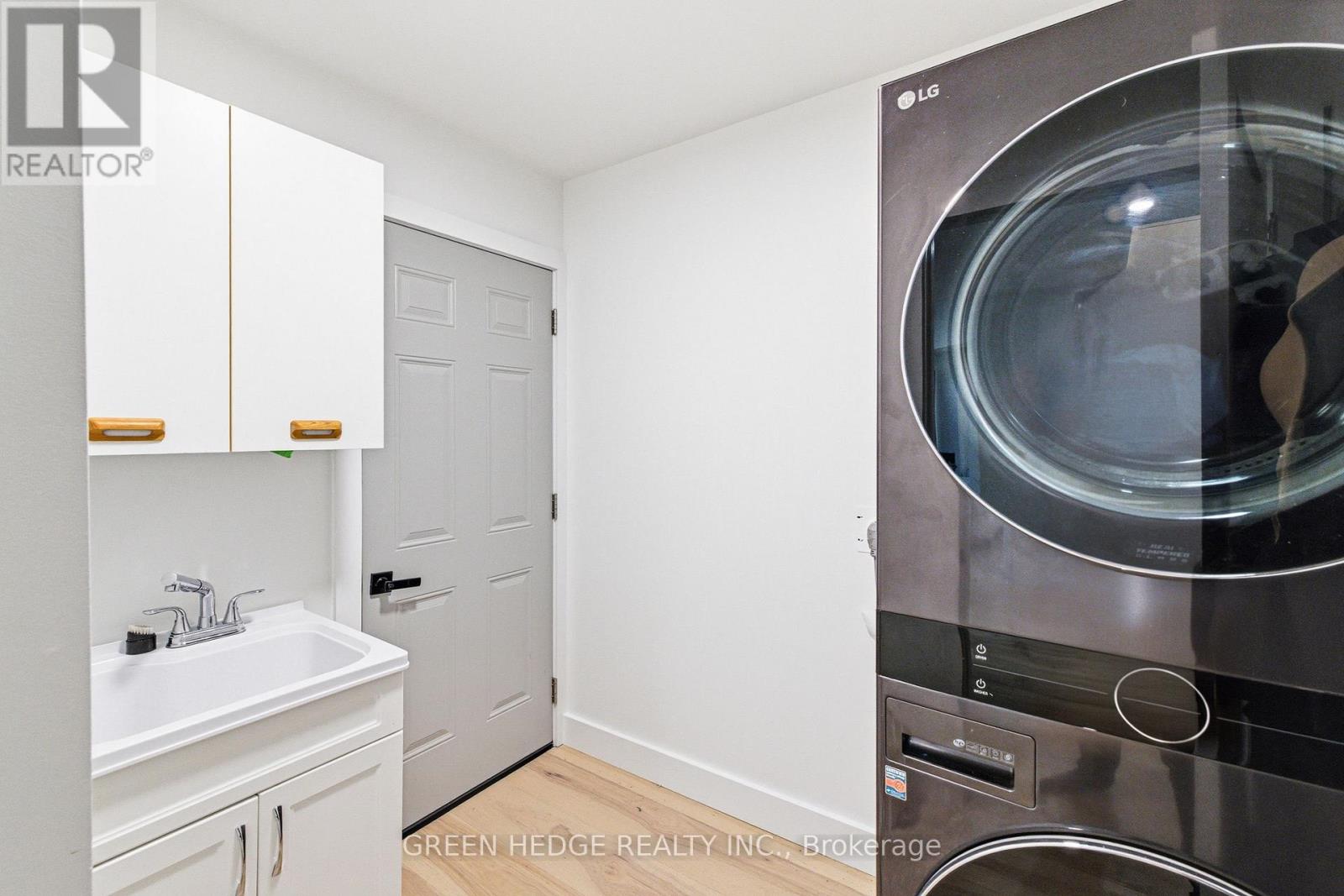 33 Dagwell Crescent, Ajax, Ontario  L1T 3M8 - Photo 19 - E13017436