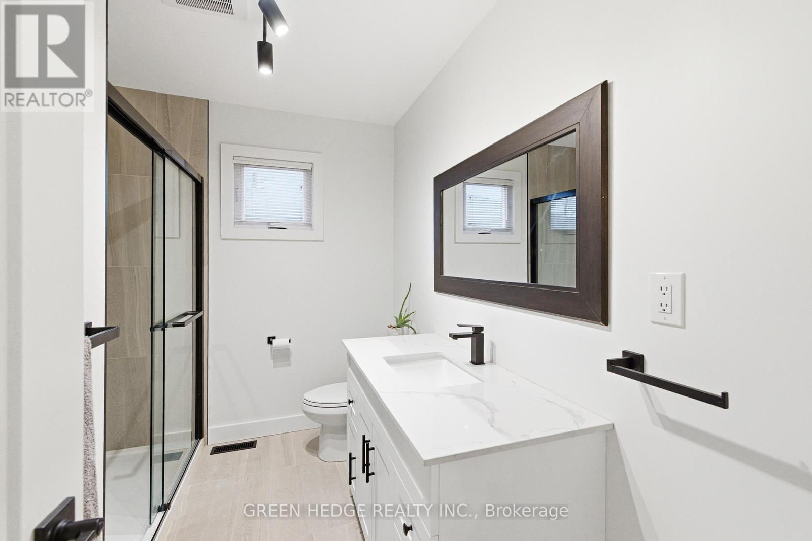 33 Dagwell Crescent, Ajax, Ontario  L1T 3M8 - Photo 28 - E13017436