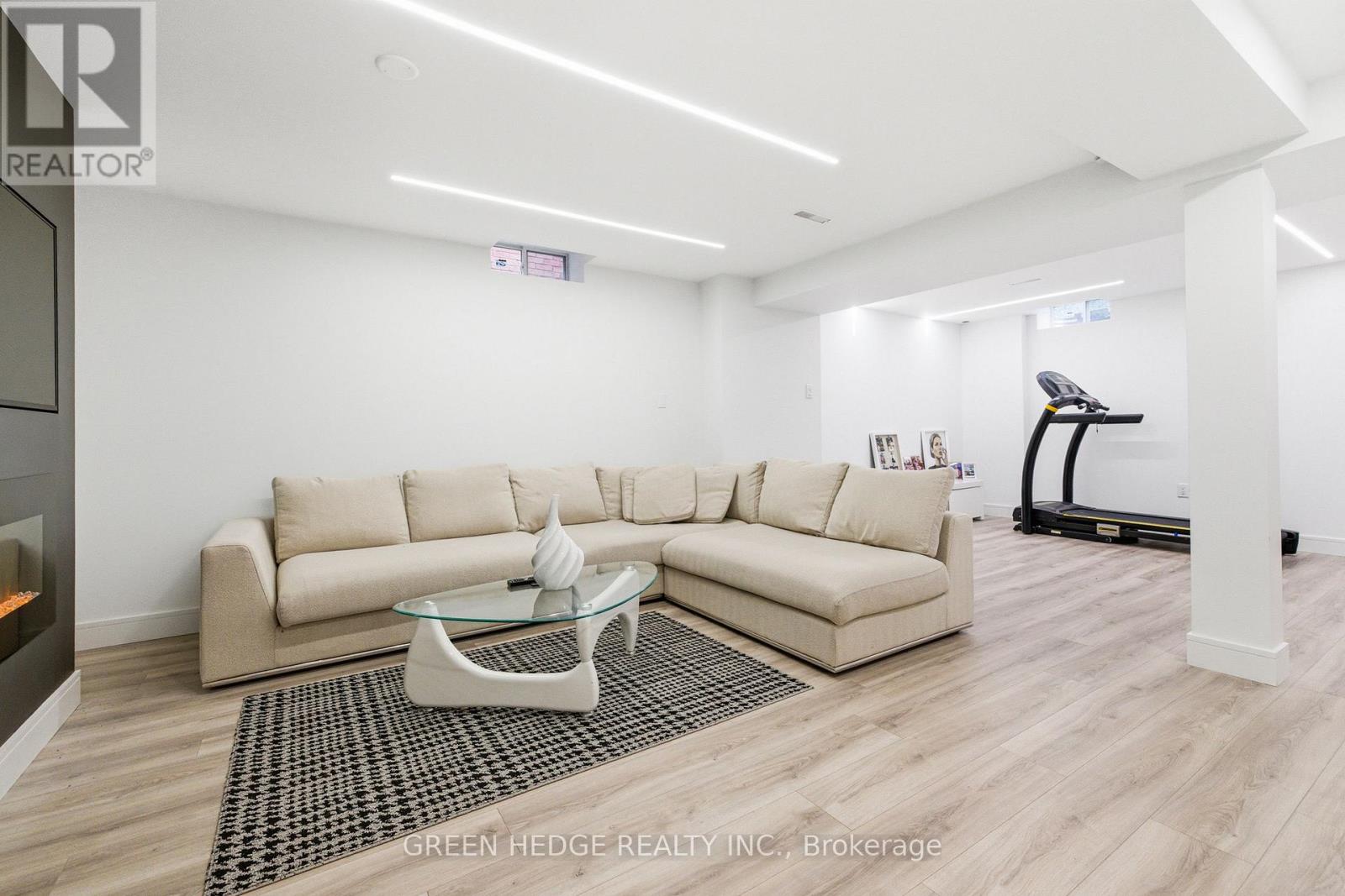 33 Dagwell Crescent, Ajax, Ontario  L1T 3M8 - Photo 31 - E13017436