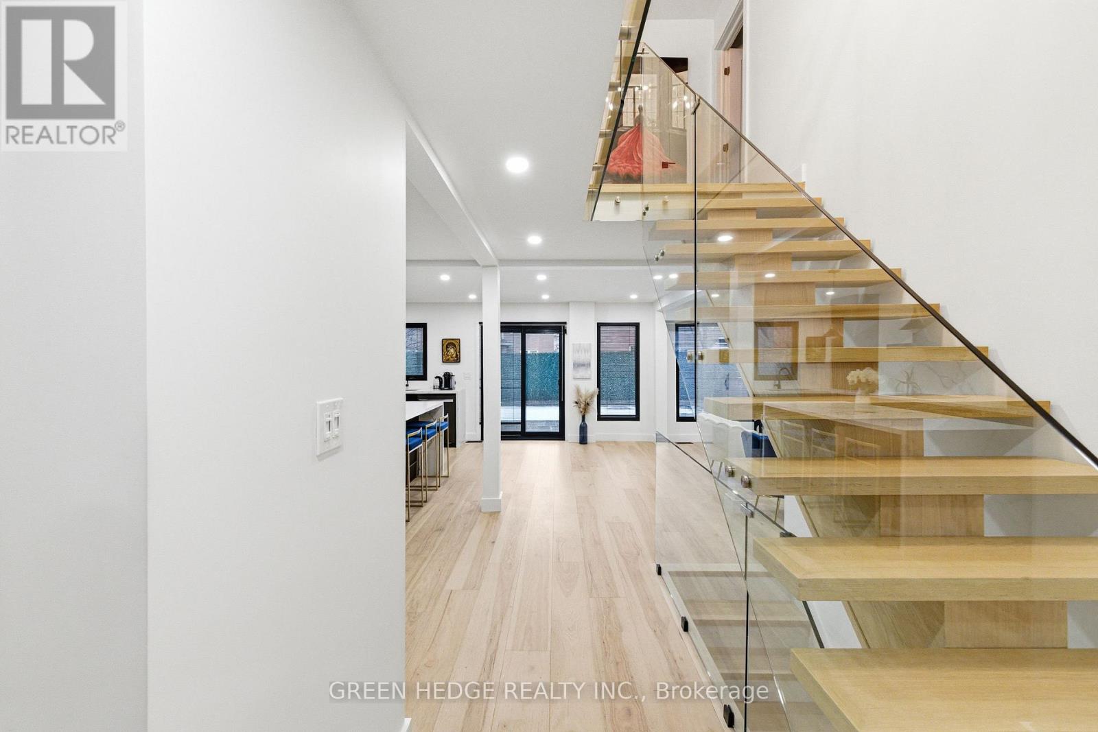 33 Dagwell Crescent, Ajax, Ontario  L1T 3M8 - Photo 6 - E13017436