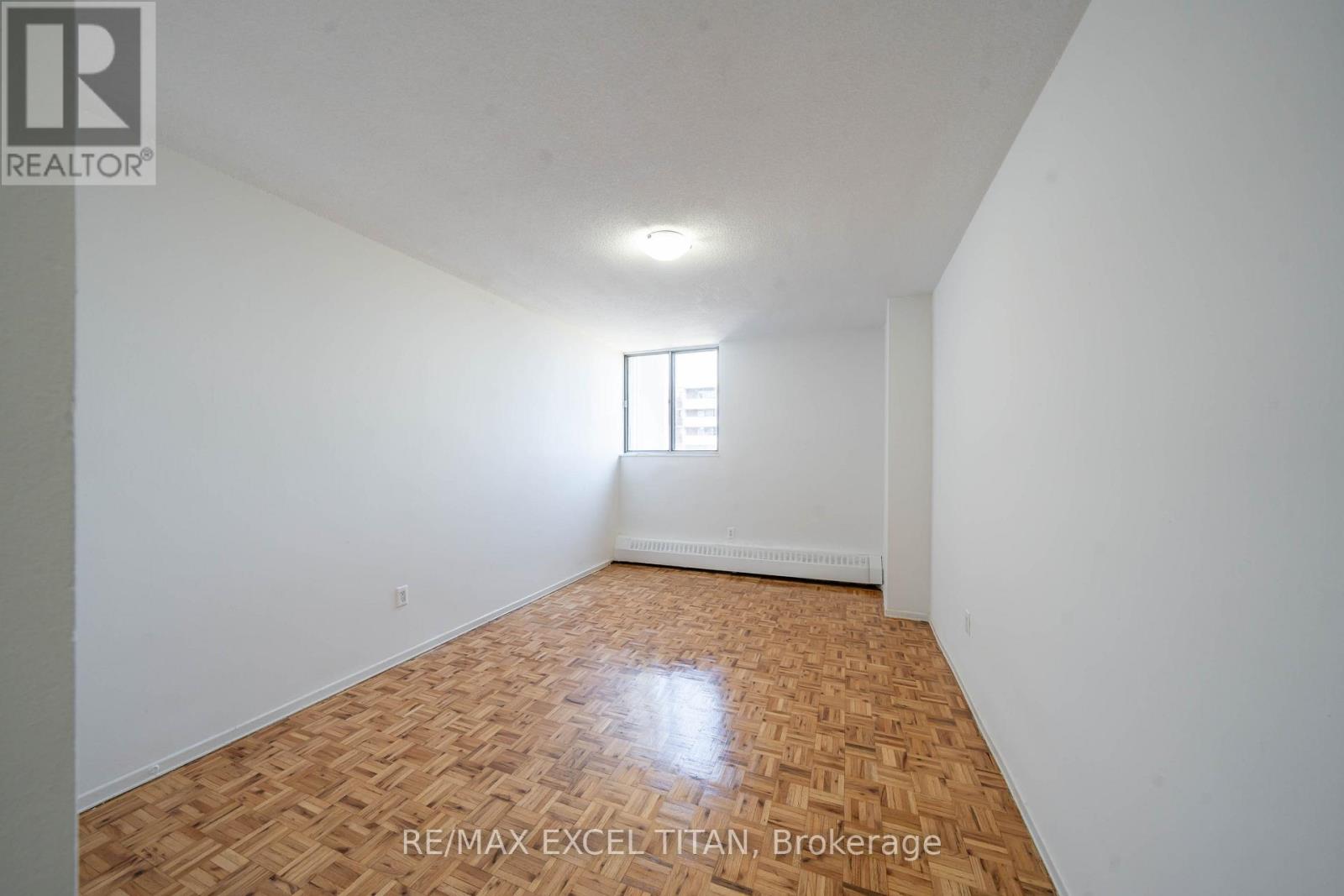 914 - 5 Glamorgan Avenue, Toronto, Ontario  M1P 4P1 - Photo 3 - E13017450