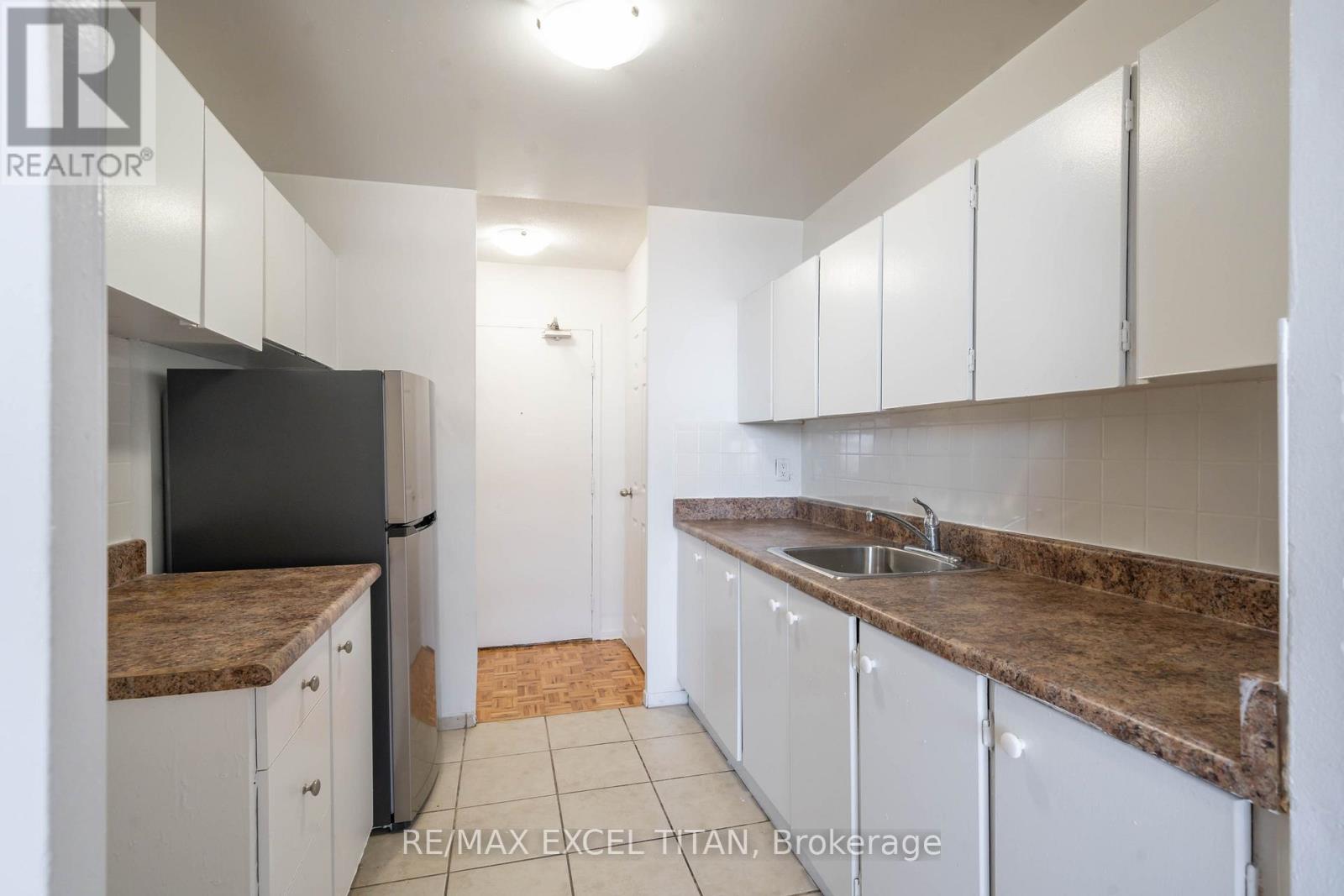 914 - 5 Glamorgan Avenue, Toronto, Ontario  M1P 4P1 - Photo 9 - E13017450