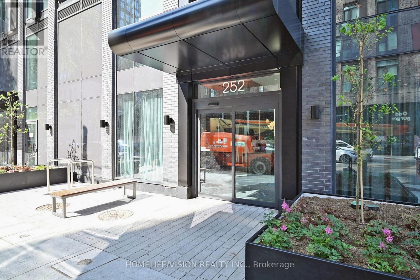 518 - 252 CHURCH STREET, Toronto, Ontario