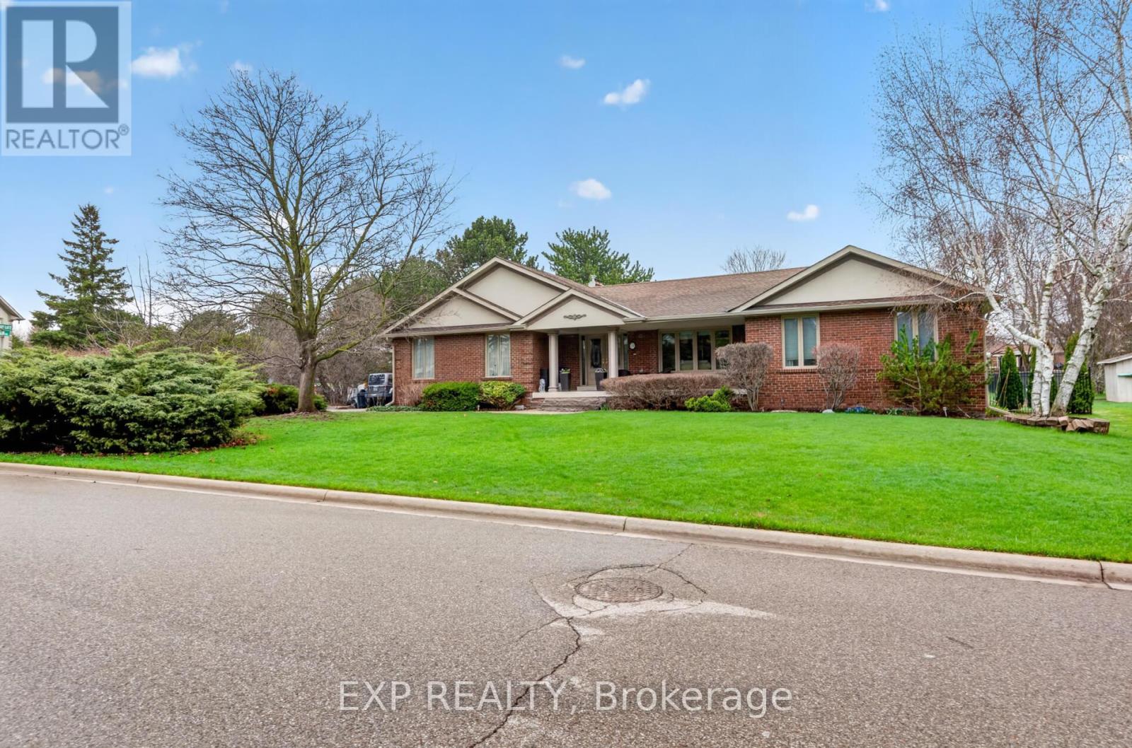 124 ELLIS AVENUE, King, Ontario