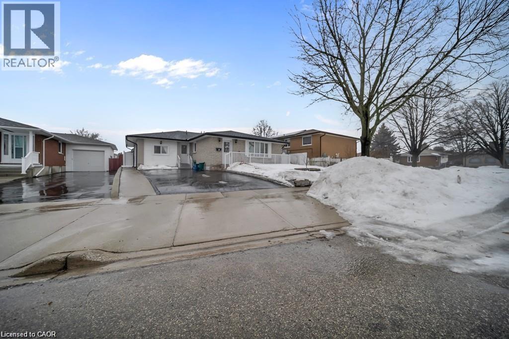 15 ANDERSON Drive, Cambridge, Ontario
