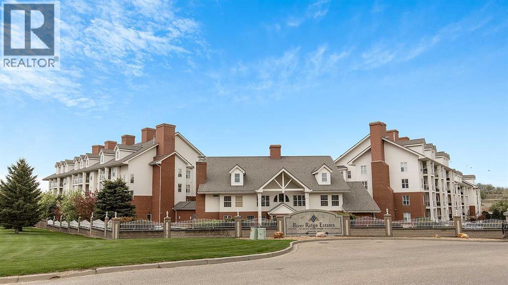 413, 29 River Ridge Drive NW, Medicine Hat, Alberta  T1A 8V3 - Photo 1 - A2300946