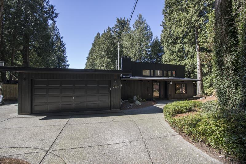 2601 Dogwood Drive, Surrey, British Columbia  V4A 3K4 - Photo 2 - R3109674