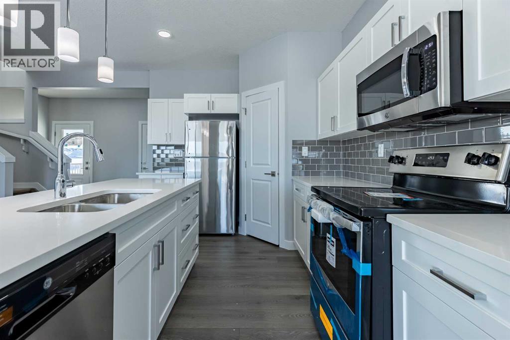 3 Heritage Point, Cochrane, Alberta  T4C 3K7 - Photo 10 - A2291276