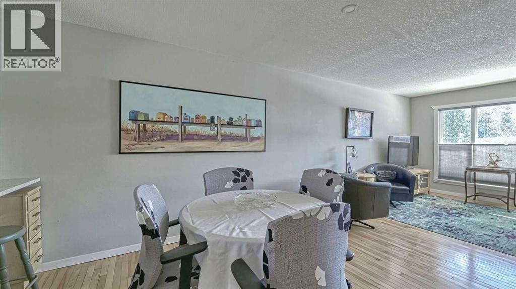 64 Midglen Drive SE, Calgary, Alberta  T2X 1G7 - Photo 8 - A2302754