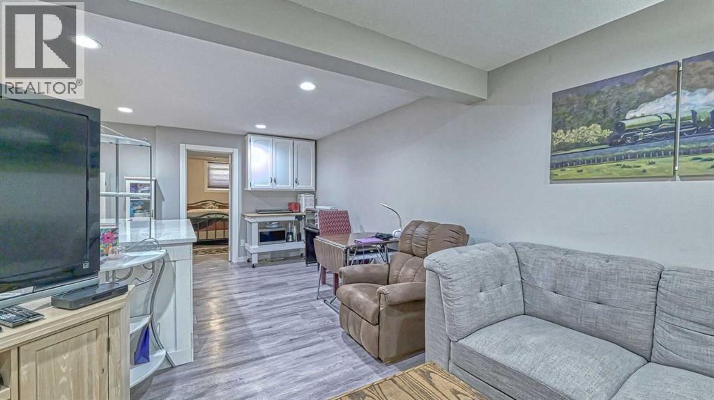 64 Midglen Drive SE, Calgary, Alberta  T2X 1G7 - Photo 28 - A2302754