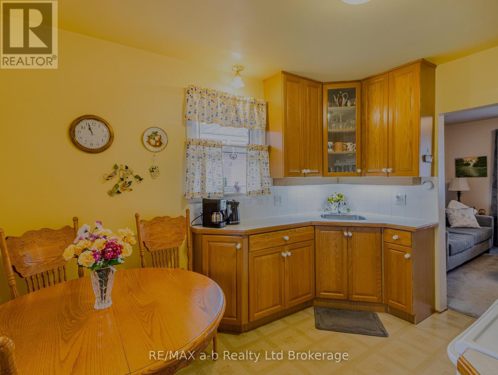 219 Bowerhill Road, Woodstock, Ontario  N4S 2N5 - Photo 5 - X12961102