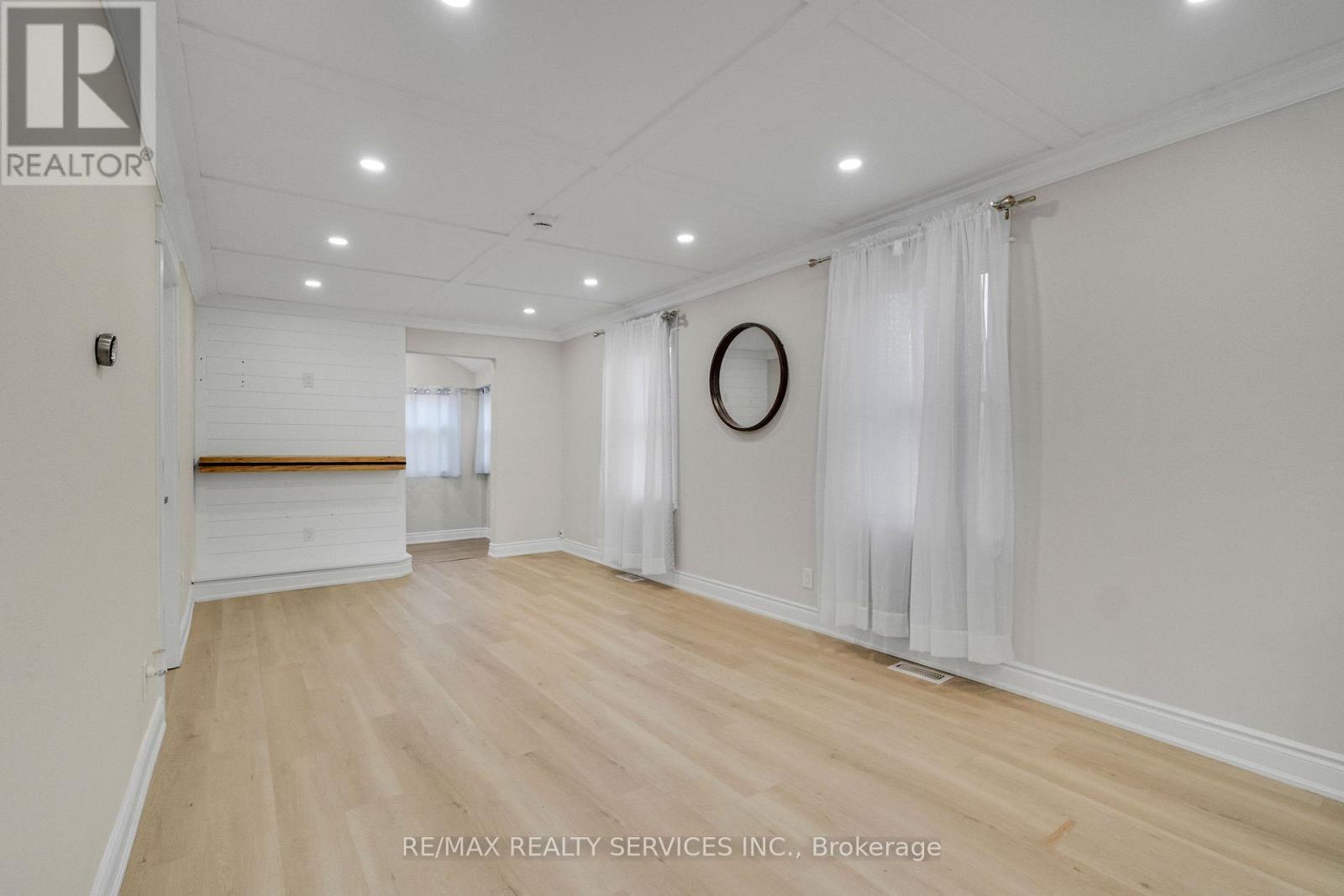 Upper - 171 Britannia Avenue, Hamilton, Ontario  L8H 1X6 - Photo 4 - X13017438