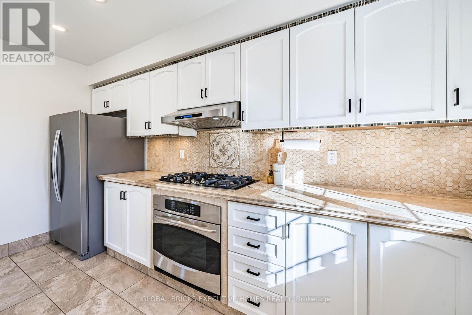 40 Hubert Corless Drive S, Caledon, Ontario  L7E 1W7 - Photo 25 - W13009142