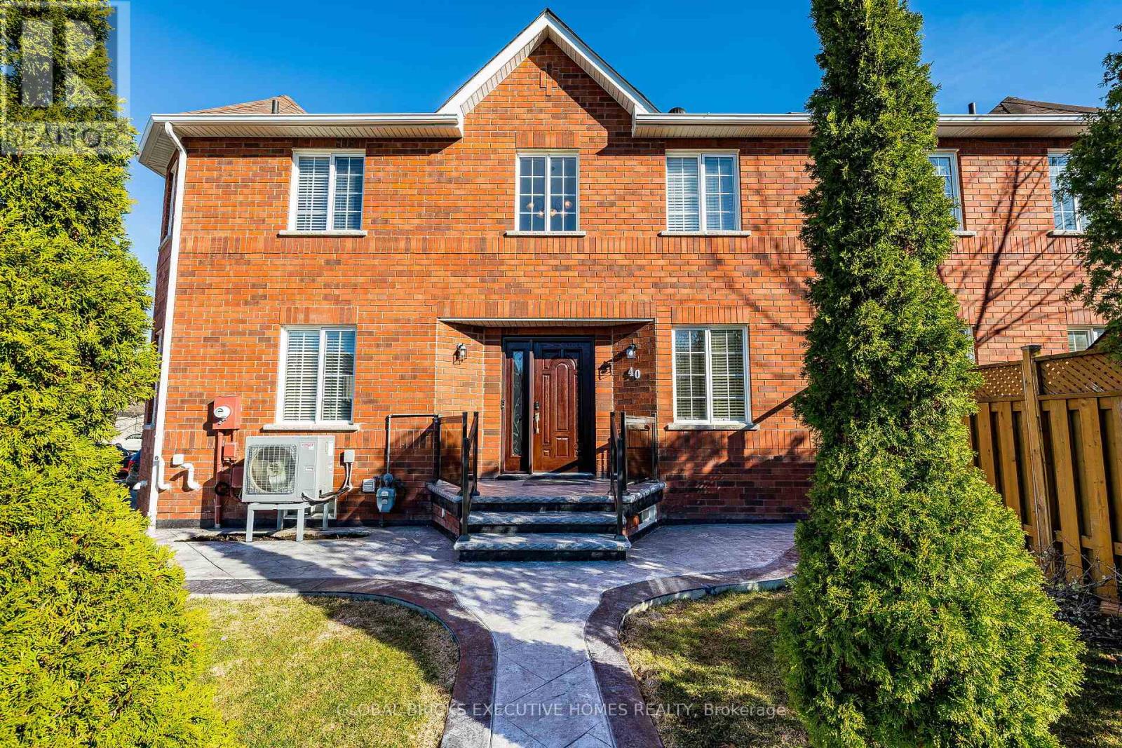 40 Hubert Corless Drive S, Caledon, Ontario  L7E 1W7 - Photo 4 - W13009142