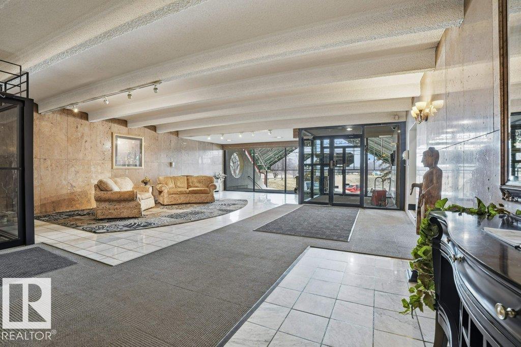 #604 9918 101 St Nw, Edmonton, Alberta  T5K 2L1 - Photo 2 - E4483133