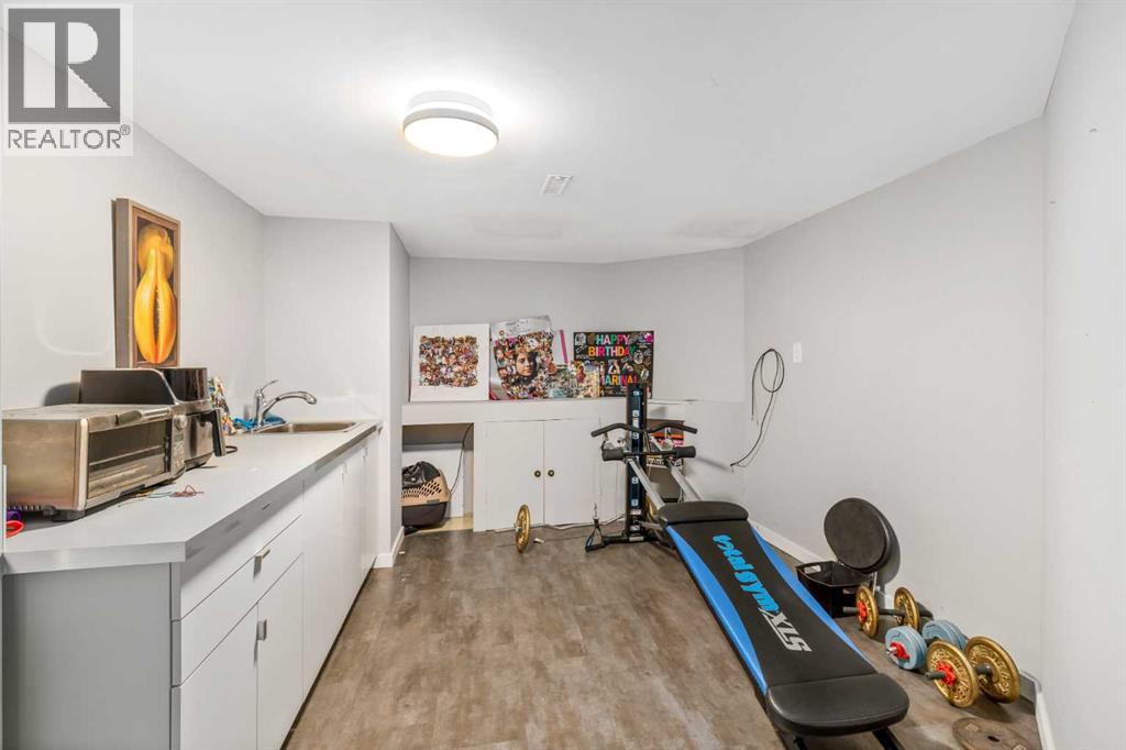 1414 Shawnee Drive, Calgary, Alberta  T2Y 2V1 - Photo 30 - A2284108