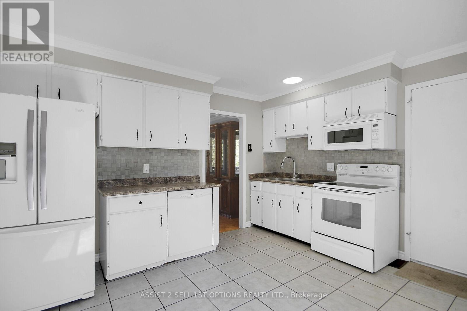 11 Elvaston Avenue, Ottawa, Ontario  K2G 3T2 - Photo 4 - X13017490