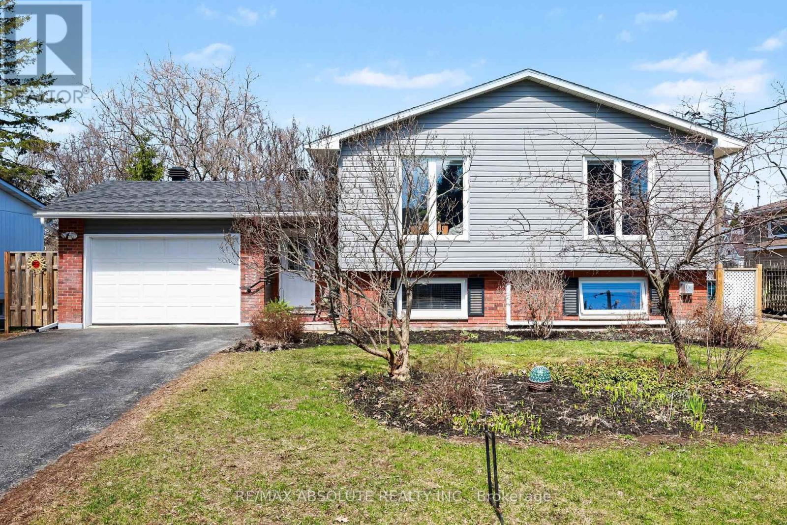 258 Gore Street, Mississippi Mills, Ontario  K0A 1A0 - Photo 2 - X13017494