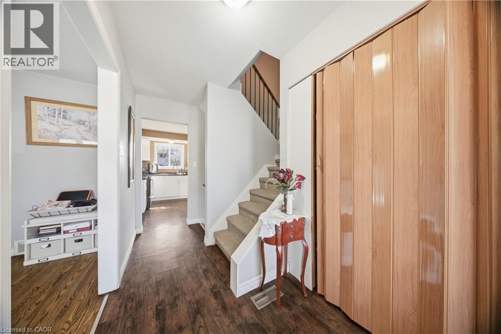 217 St Andrews Drive, Hamilton, Ontario  L8K 5K2 - Photo 6 - 40817725