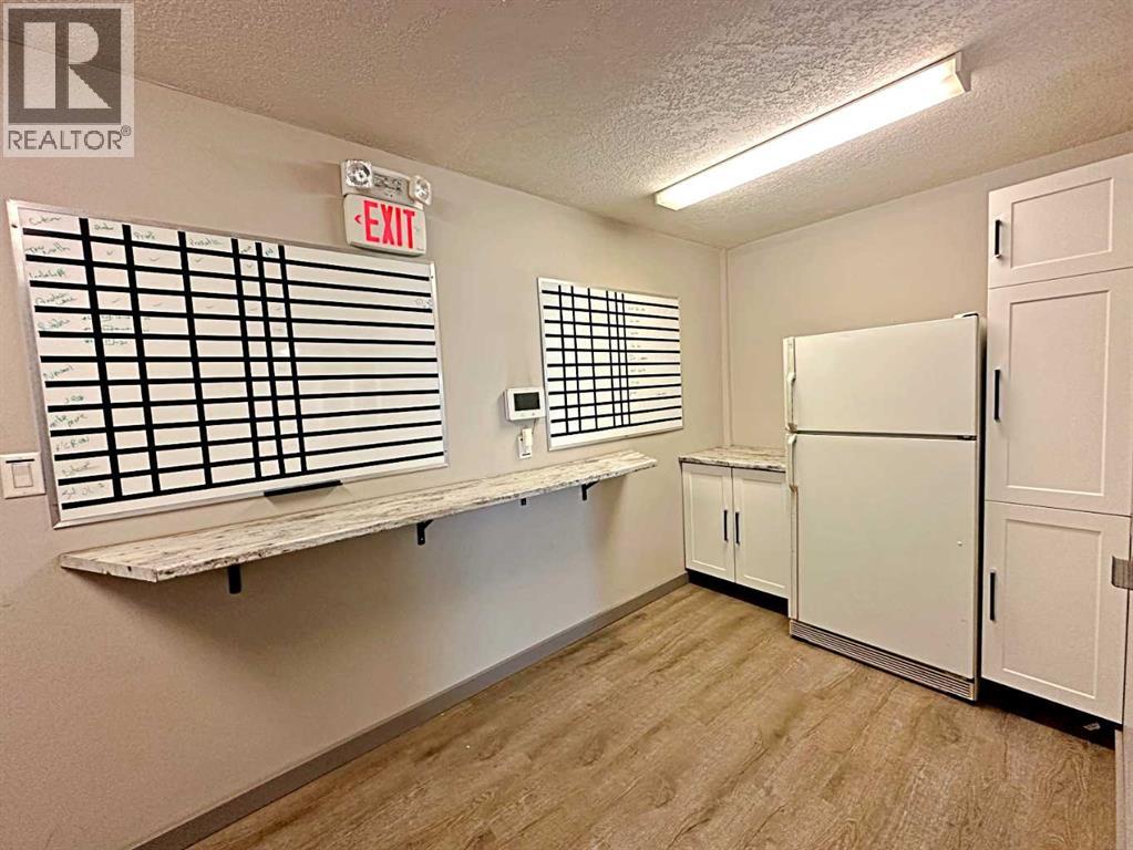 8121 Fraser Avenue, Fort Mcmurray, Alberta  T9H 1W5 - Photo 17 - A2227429