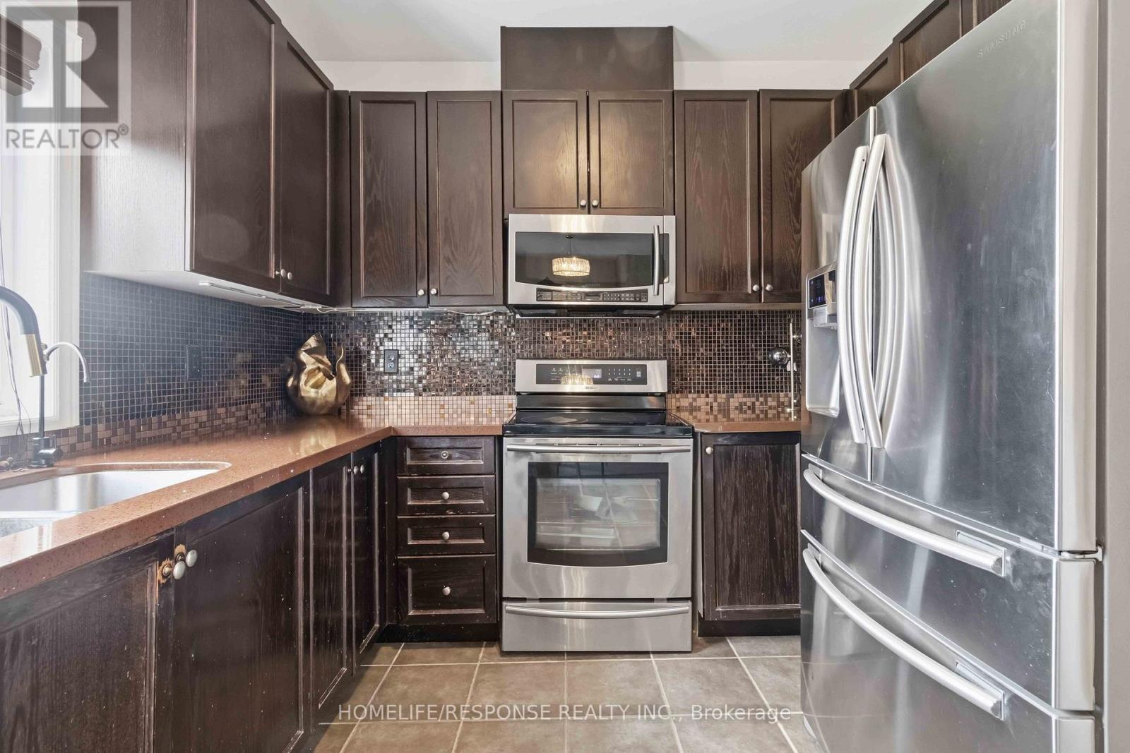 9 Aubergine Street, Richmond Hill, Ontario  L4E 5A8 - Photo 11 - N12904486