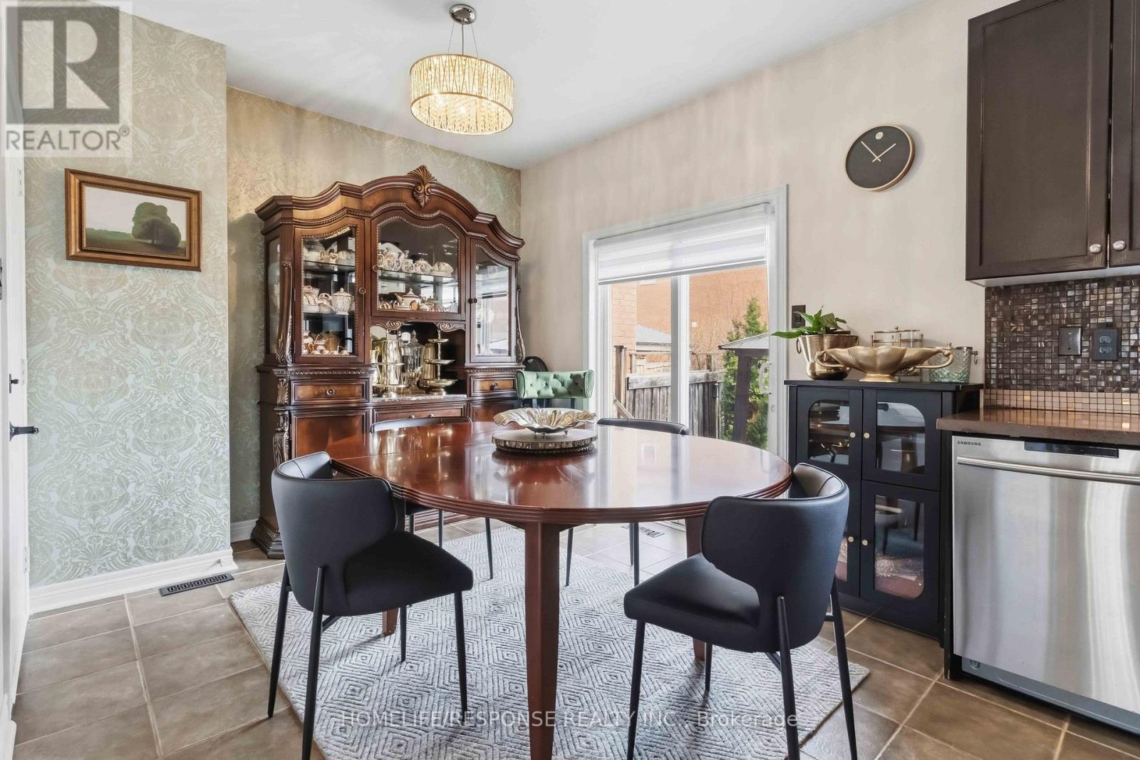 9 Aubergine Street, Richmond Hill, Ontario  L4E 5A8 - Photo 10 - N12904486