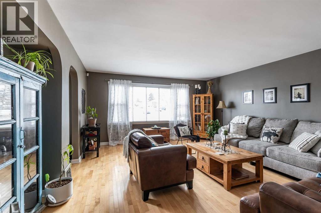 278 8 Street SW, Medicine Hat, Alberta  T1A 4L7 - Photo 6 - A2293660