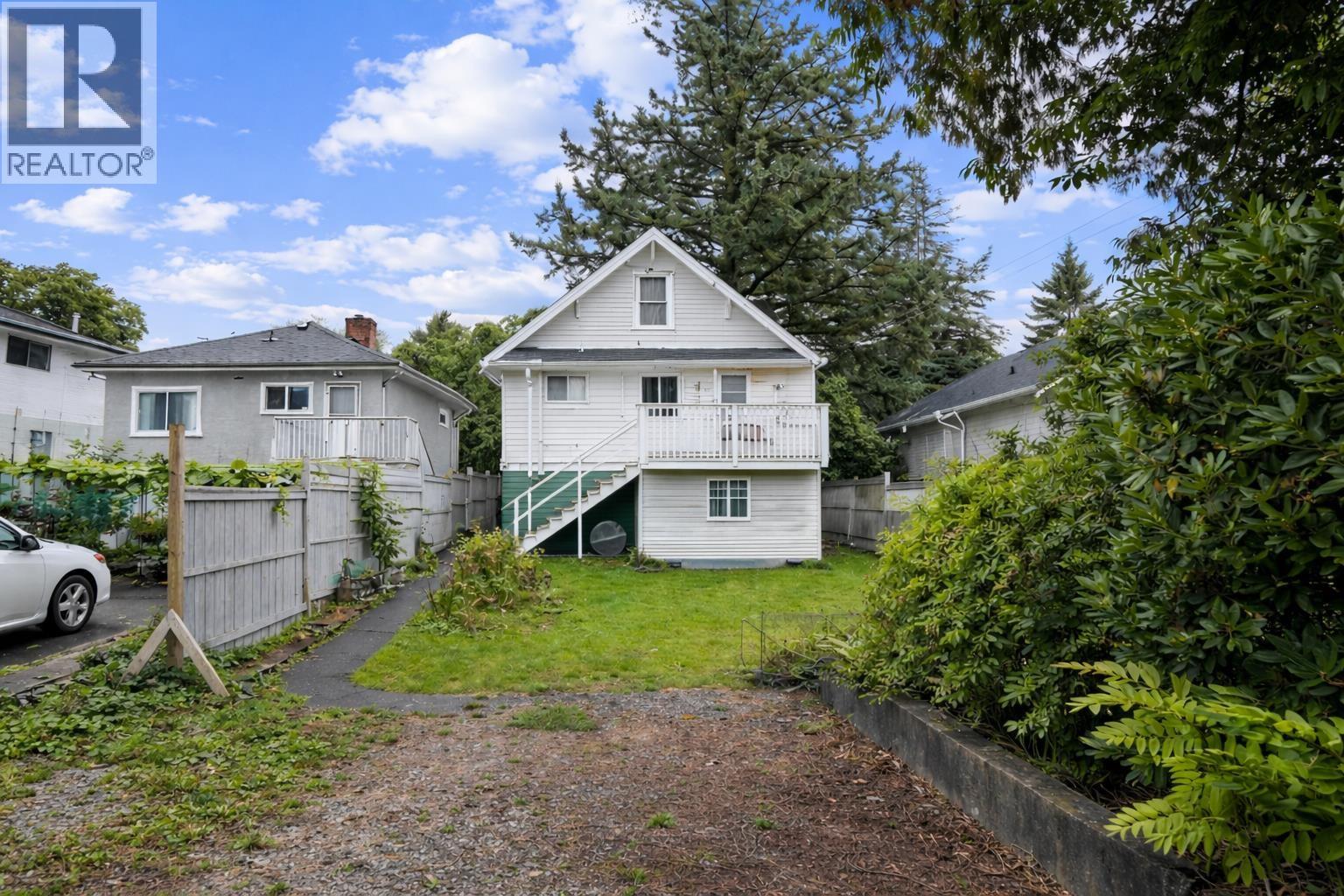 3865 Sandell Street, Burnaby, British Columbia  V5H 1J9 - Photo 2 - R3111980