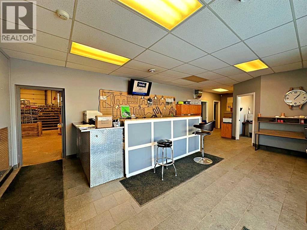 145 Macdonald Crescent, Fort Mcmurray, Alberta  T9H 4B3 - Photo 4 - A2281191