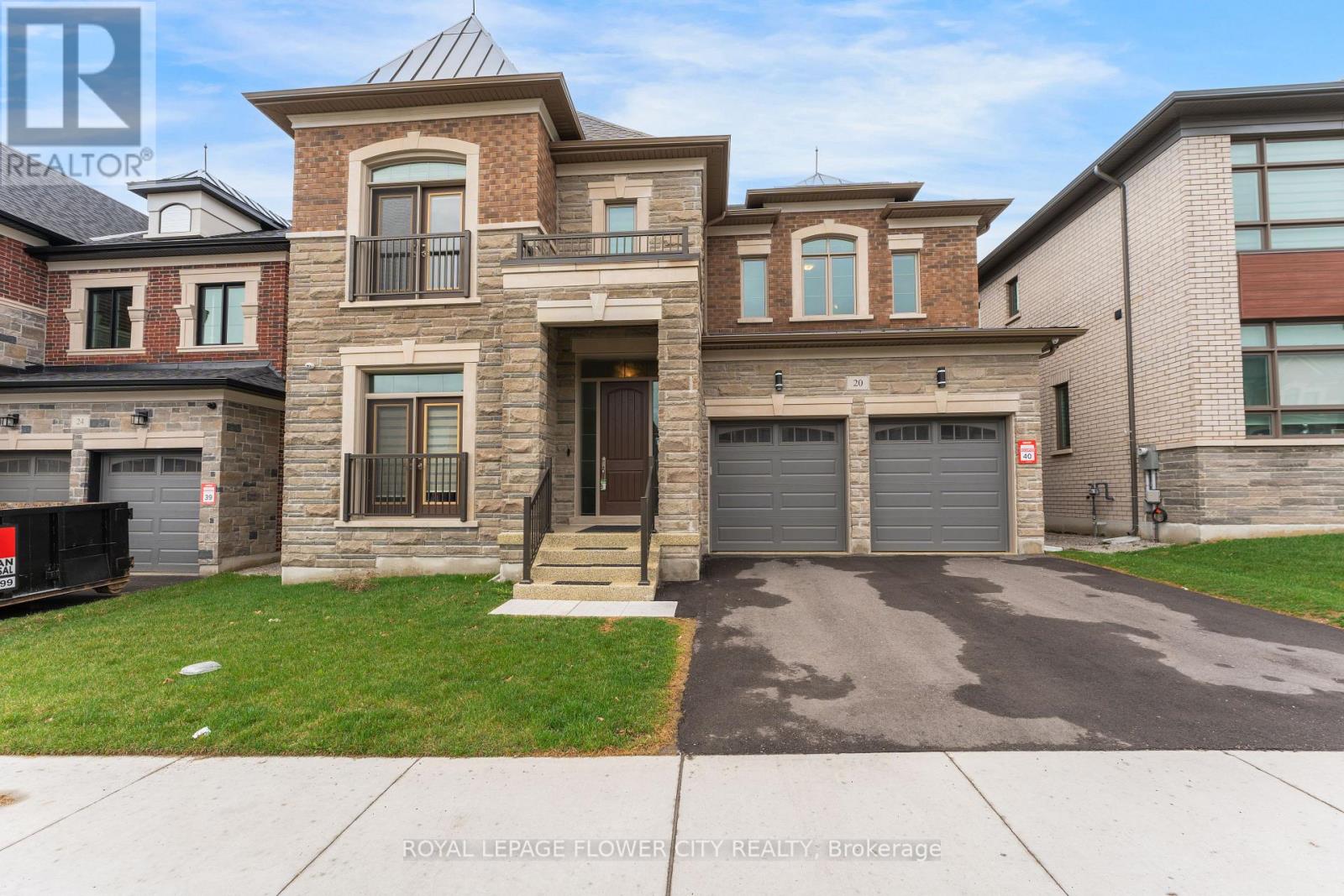 20 Seraville Street, Vaughan, Ontario  L4H 4P7 - Photo 2 - N13004566