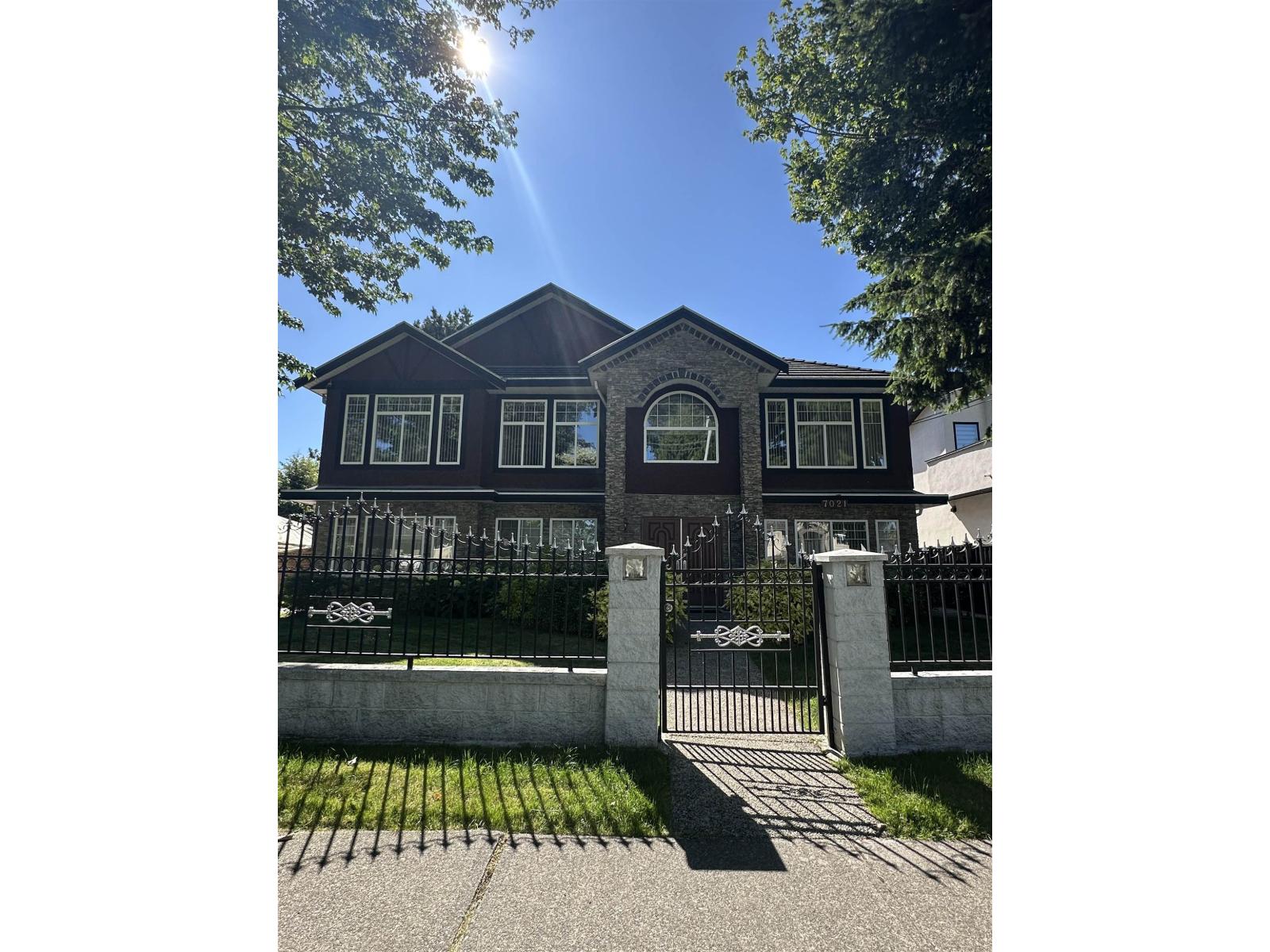 7021 132 Street, Surrey, British Columbia  V3W 6P1 - Photo 2 - R3111755