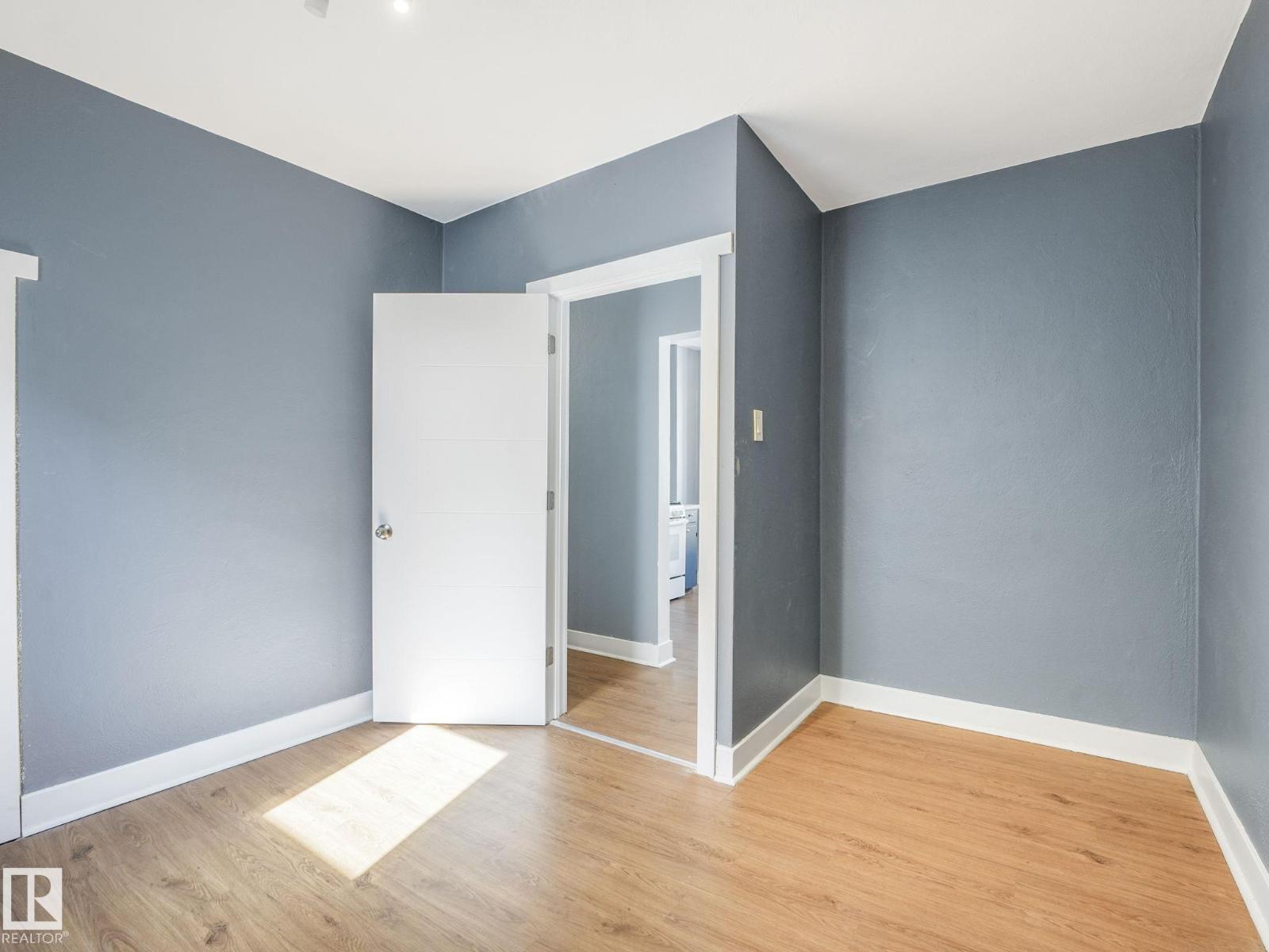 9638 106 Av NW, Edmonton, Alberta  T5H 0N4 - Photo 14 - E4476654